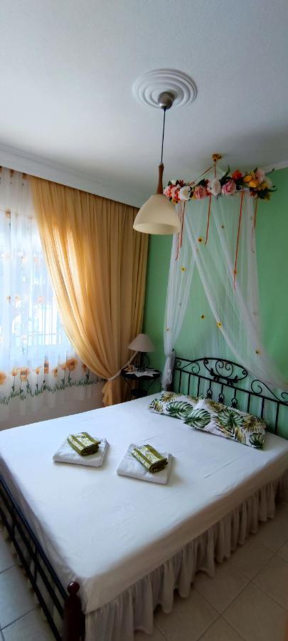 Sunflower Apartment Néa Péramos 外观 照片