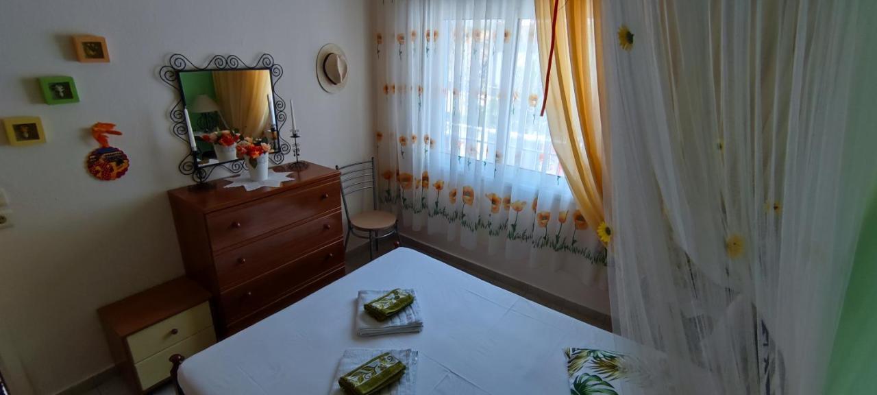 Sunflower Apartment Néa Péramos 外观 照片